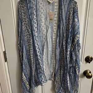 Lucky Brand Blue and White Patterned Kimono
